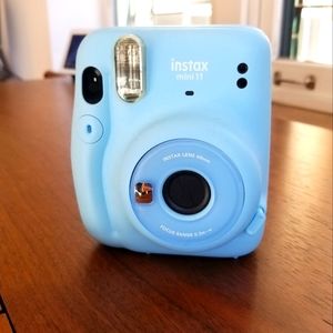 Fujifilm Instax Mini 11 Camera